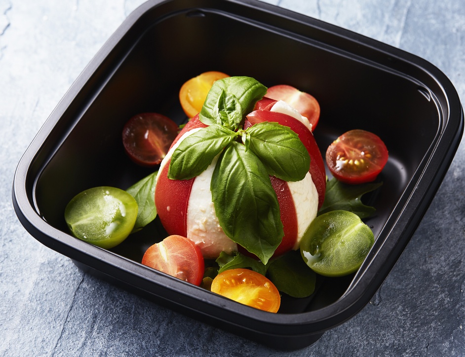 Caprese Salad (Tomato and Mozzarella Salad)