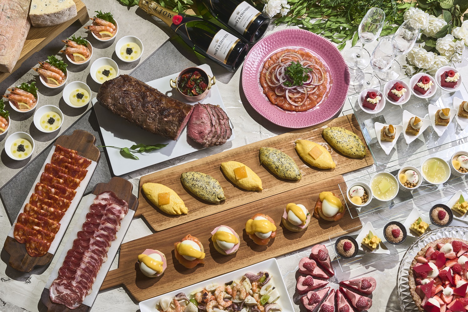 《Early Summer Champagne Brunch》